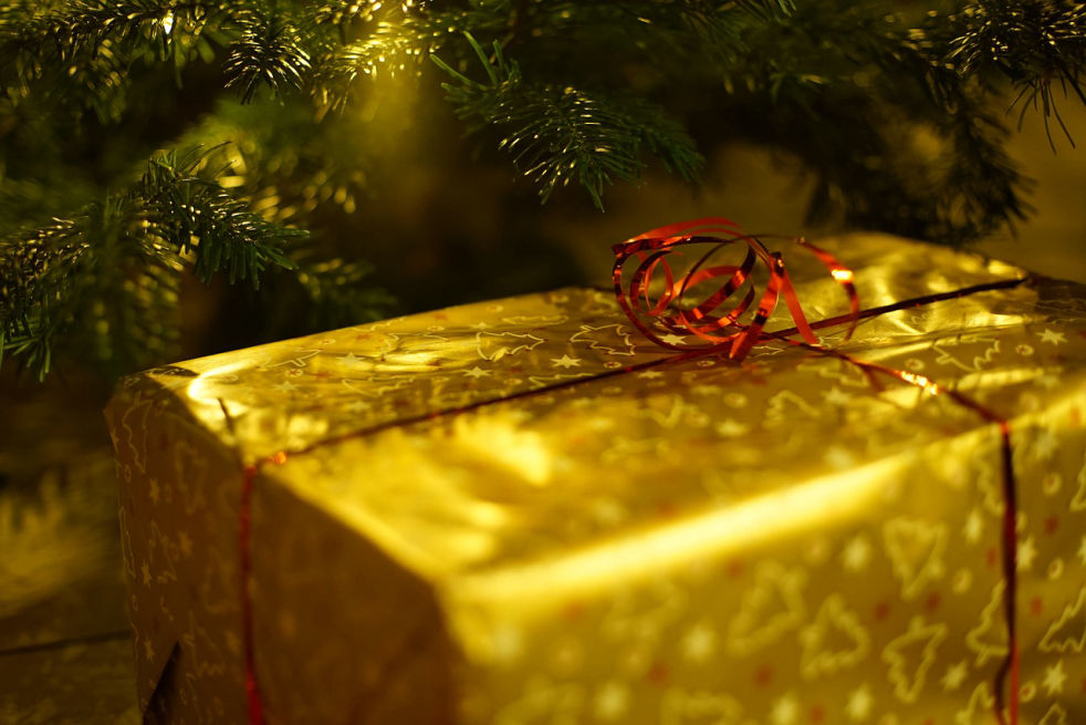 Christmas Gift Gold Wrapping